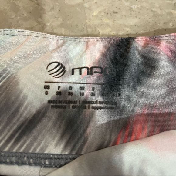 MPG multicolour crops back waist pocket size small - Picture 9 of 9